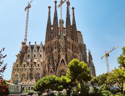 Gaudí tour, walking around Barcelona!