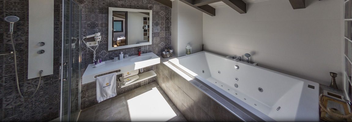 Habitación Deluxe con bañera hidromasaje - Hotel Boutique Hostemplo